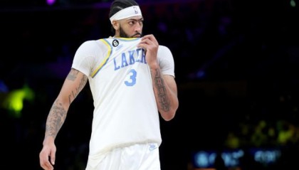 yl23455永利平台-浓眉倒下再给湖人交易踩刹车 尴尬僵局令湖管犯难